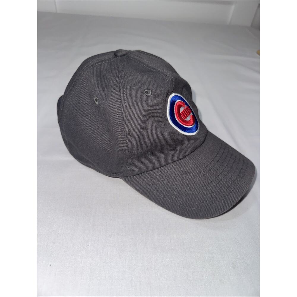 MLB Baseball Official Chicago Cubs Fan Favorite Gray Adjustable Strapback Hat - Picture 2 of 8